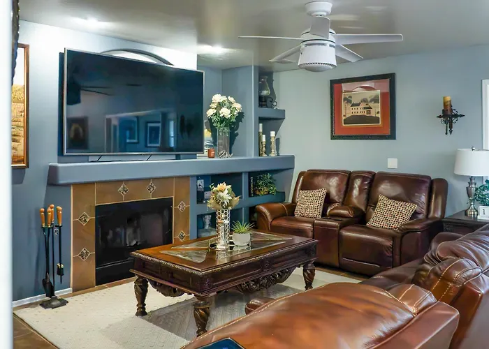 Group-ready Oasis W/ Pool Grotto + Slide Glendale