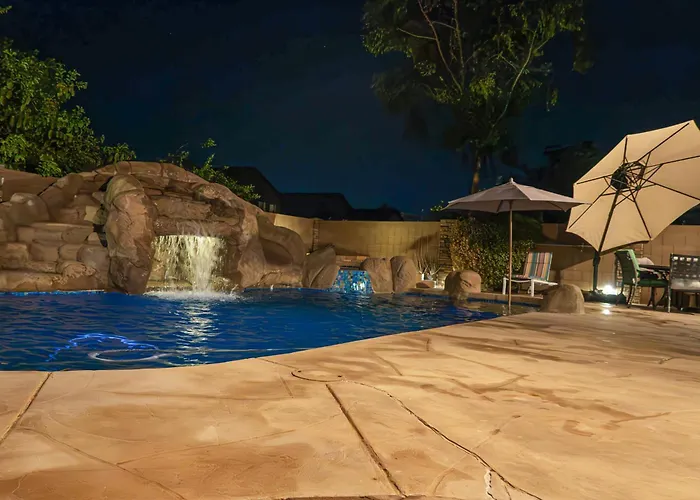 Group-ready Oasis W/ Pool Grotto + Slide Glendale