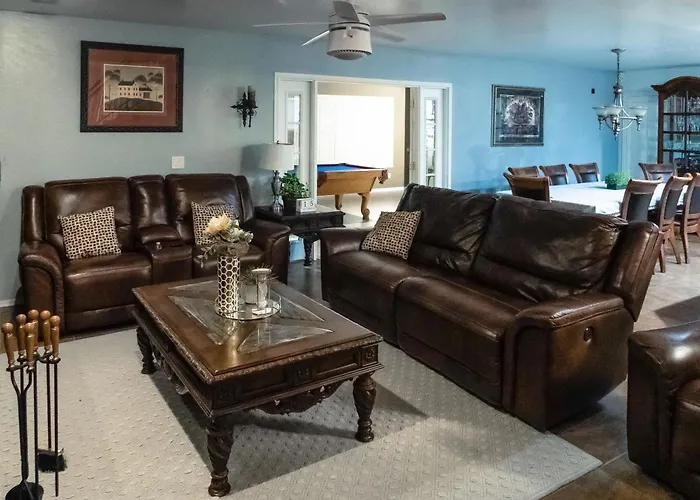Group-ready Oasis W/ Pool Grotto + Slide Holiday home